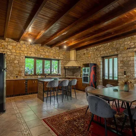 Apartament πέτρινη εξοχική κατοικία, λάρισα
