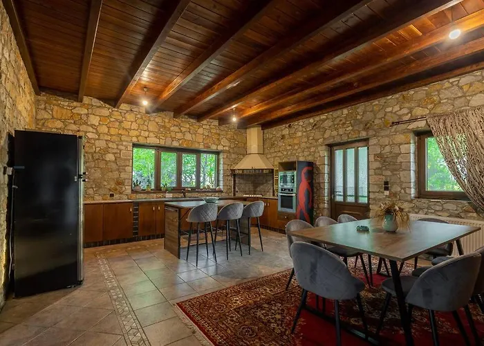 Daire Πέτρινη Εξοχική Κατοικία, Λάρισα