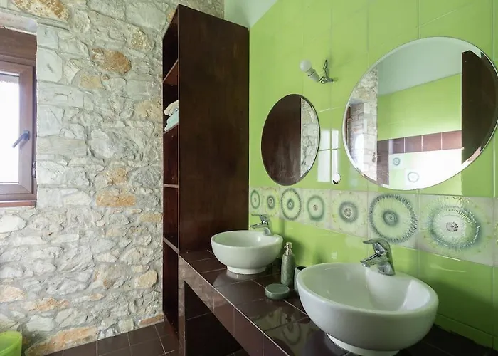 Πέτρινη Εξοχική Κατοικία, Λάρισα Daire Falanna